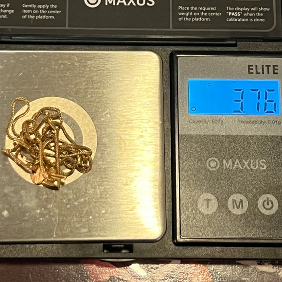 18k solid yellow Gold Heart and Key Pendant Necklace - Picture 9 of 11